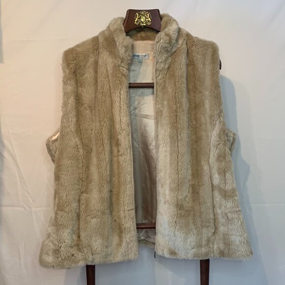 Women’s Coldwater Creek 2X Polyester Lined Faux Blonde Fur Vest With Pockets - Picture 3 of 8